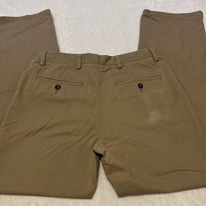 Dockers 32/32 khaki pants